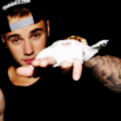 Un canadiense, un sueño, millones de personas, una sola familia, Beliebers.
