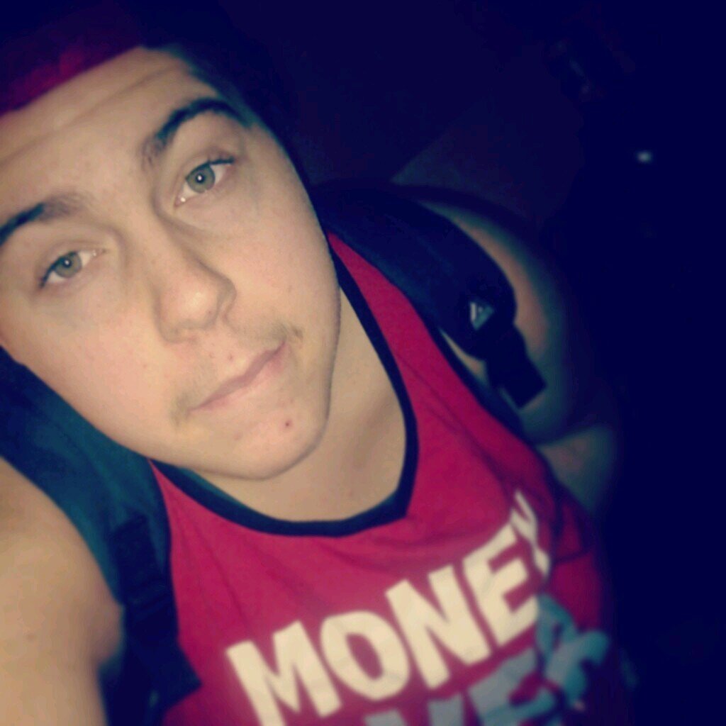 Roll your problems, Lick the solution, Burn your past, Inhale the good shit, Exhale the bull shit! #TeamRT2EAT #MuzikkZone Follow me on instagram @obeyy_quandee