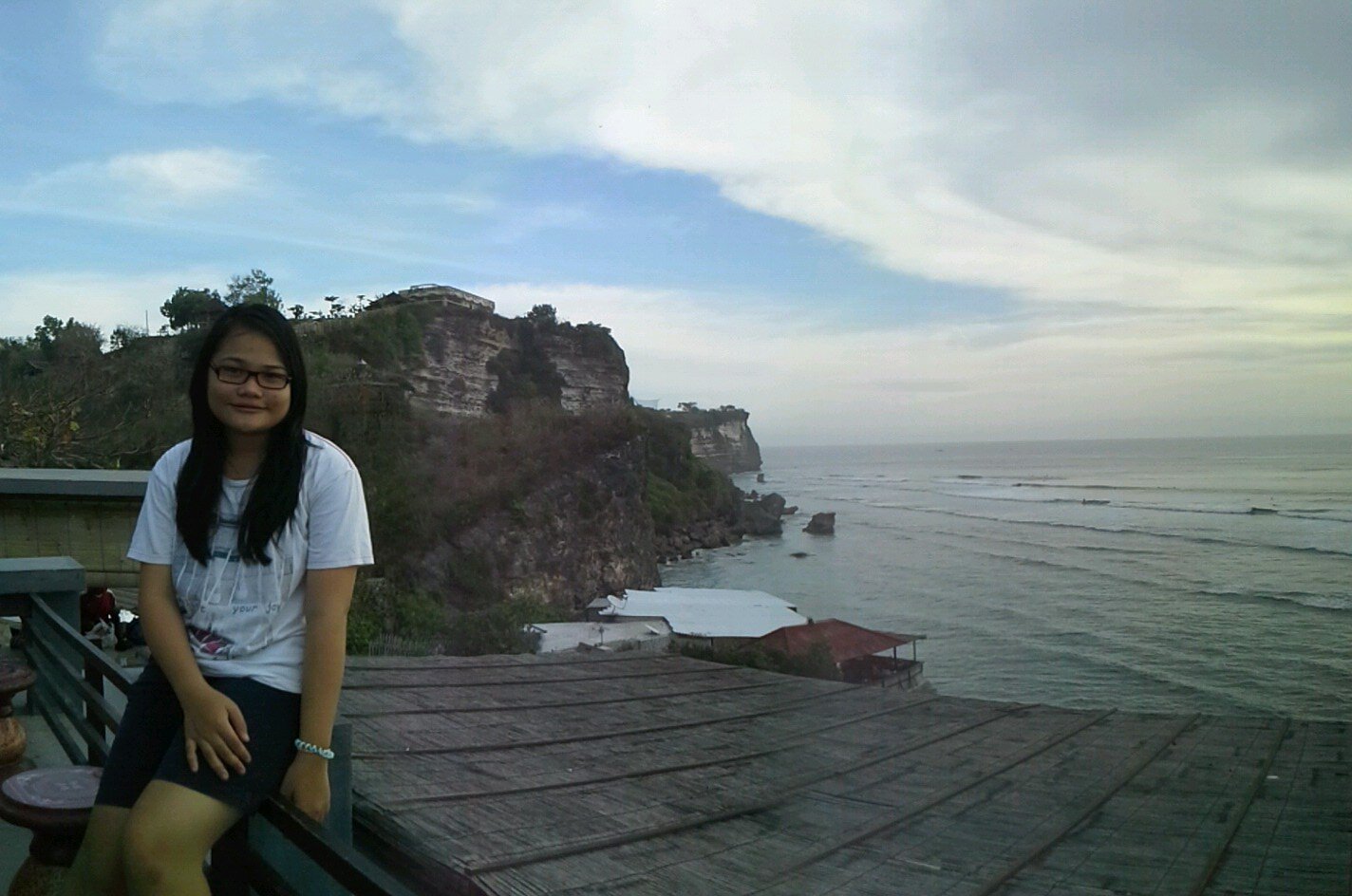 I'm just an ordinary girl ☺ If you want a follow back , please mention me :)