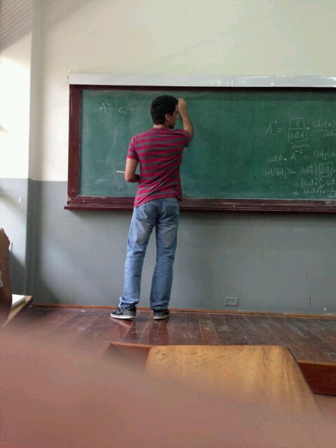 nicovillanu's profile picture. Ávido y ecléctico estudiador.