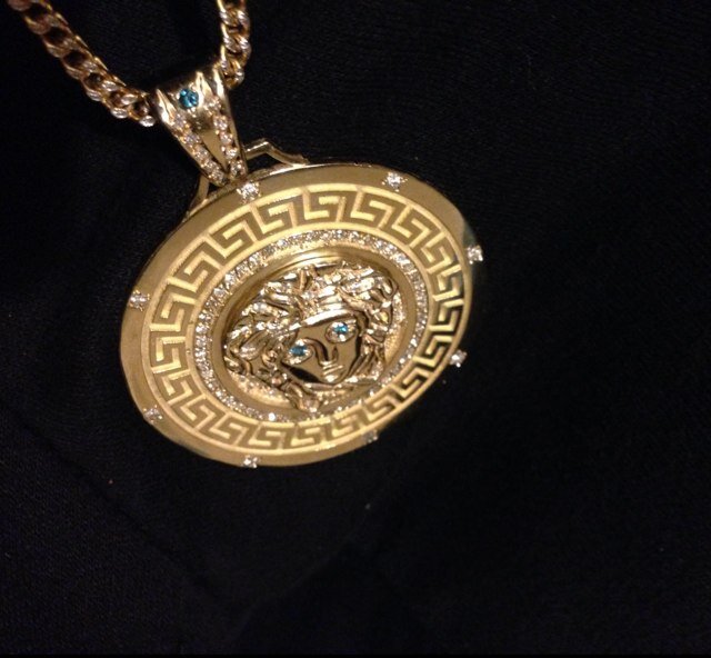timeisminez's profile picture. Hard work pays off!! 25/8 Only got 1 life Live it.. CANADA