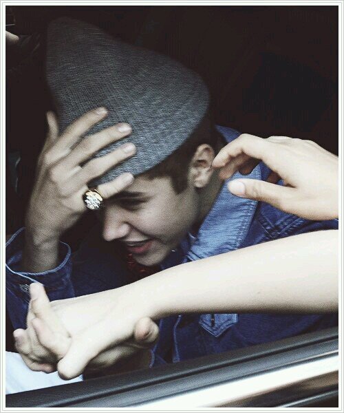 @justinbieber i love u so much. I'm a BelieberBoy since 2010, i saw him: 23·03·13 #BolognaUnipolArena.