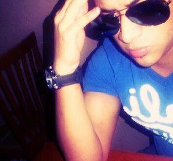 Me encanta la mucik y hacer relajo y joder con mis pana!!!