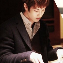 15051990 #lustful owner . straight. guitarist of cnblue.