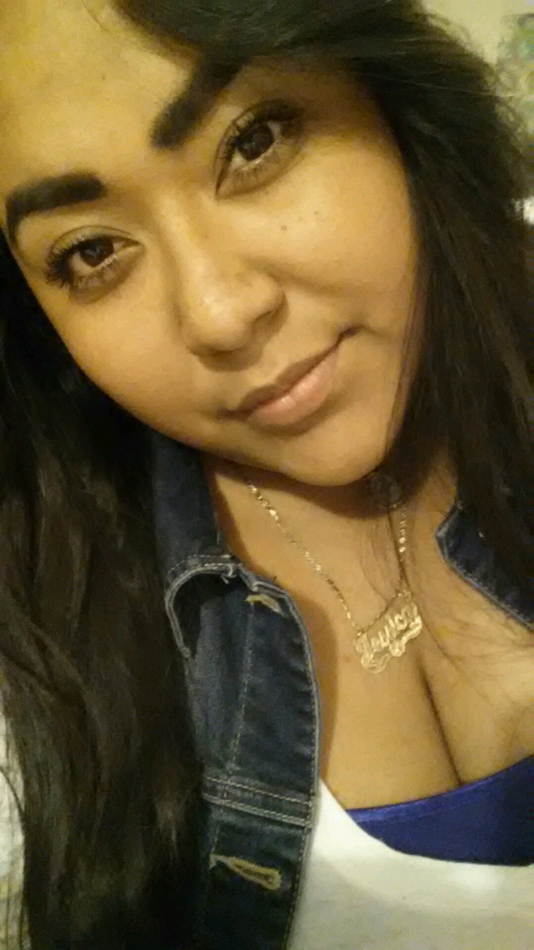 Hello, I'm Jessi;) I love to have fun, blowing candles on Sep.1, music is the life ♡