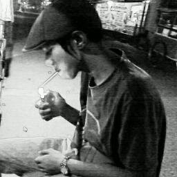 kesuksesan dapat diraih dari diri sendiri dan niat dari hati yang baik :)