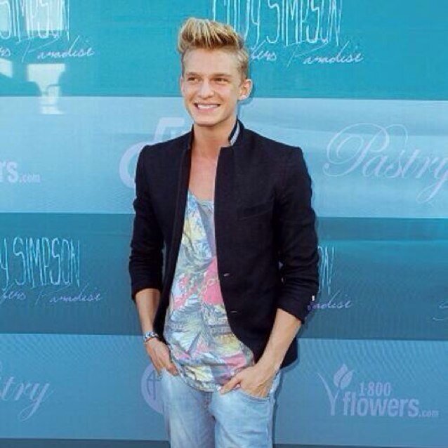 @Codysimpson following me on 12/7/10 time 12:04 a.m @Allisimpson following me on 13/8/10 time 12:07 p.m ;D #LOVE #SMILE