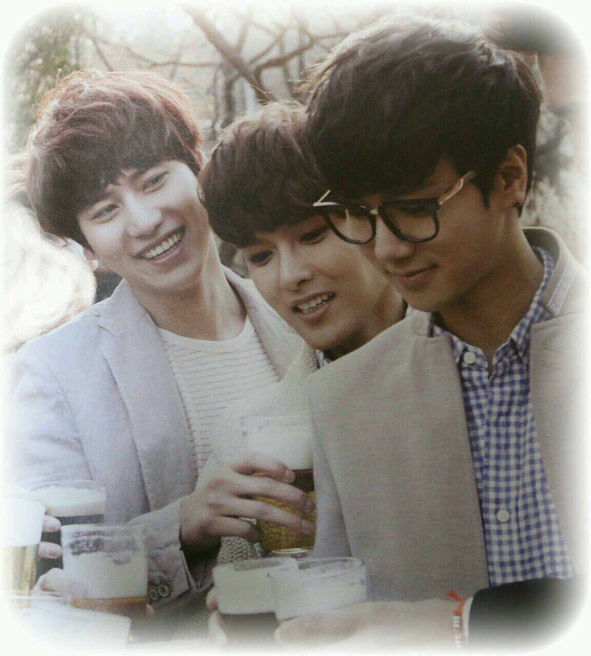 스블은 느리게 굴러가요^ㅅ^ KRY♥
weibo: @sweetblossomkry
e-mail: sweetkry@naver.com