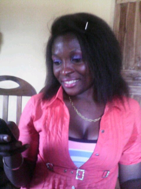 A vet Dr, likes music nd acting,shopping,dancing,cute smart intellectual nd knowledgeable people nd also traveling