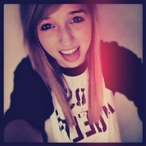 Heyy its Jenn :P. Love to have fun. SINGLE. My bro is so awesome :) I love him so much.