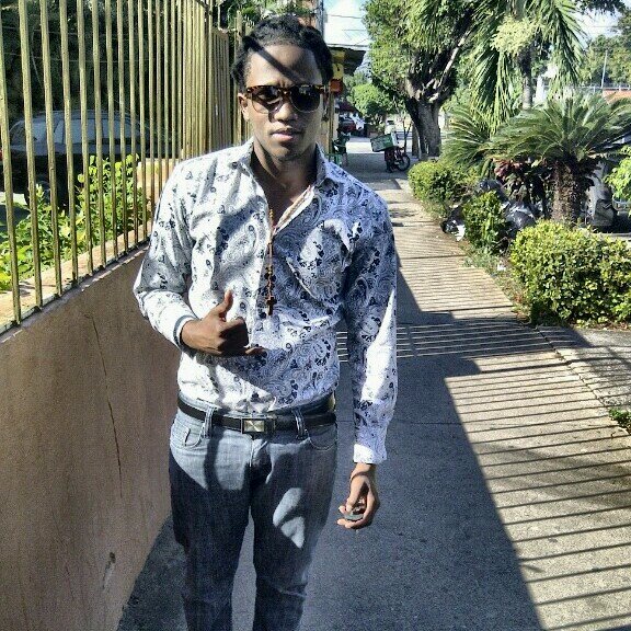 Uno Eeh #Vakanoh! ;] Manqa Lo Vddero Contactos: CEL 809-434-8380 altiita & Productor;; PaniicRoom'Studio Tel: 809-684-3447