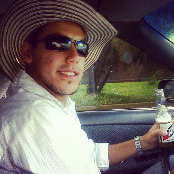Toyota♡ Músic ♪♫
|| Instagram: Dajoalco || Parrandero soy así nací así me muero!!♬||
El Tiempo de Dios es Perfecto!!