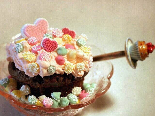 LoveDreamsCrazy's profile picture. La vida esta llena de bajadas repentinas y cuestas inmensas. Disfruta de la vida y olvida todo. Ama la música, será la que esté contigo al fin ♪