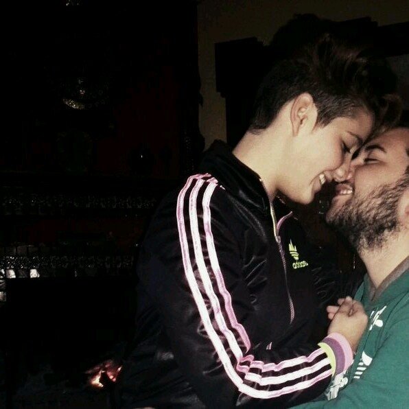 Mucho mas que un simple sentimiento,mucho mas que un simple amor,mucho mas que un te quiero... Cada día más. 14