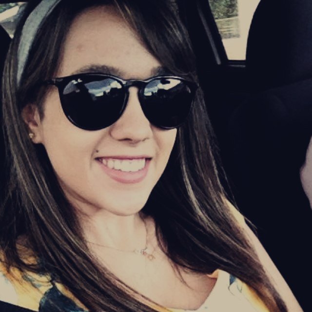 De vez em quando precisamos sacudir a árvore das amizades para caírem as podres.