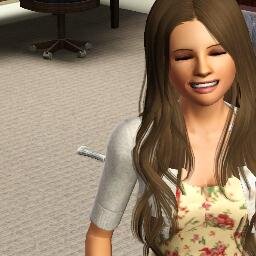 Girly gamer who loves simming. 
 Rest in Paradise Quxxn.❤