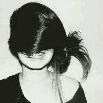 ‏عِندَمَا تَتذَوق آلصدمات ﻓي حَيّاتكَ  س يُصبِح عقلك ﺎكبَرُ مِنّ عمّرِك بِ كَثِير♡