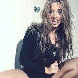 Fanno di tutto per farti credere che quella sbagliata sei tu, ma chi sbaglia son loro. ☮