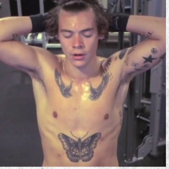 If this room was burning, i wouldn't even notice. 'Cause you've been taking up my mind with your little white lies