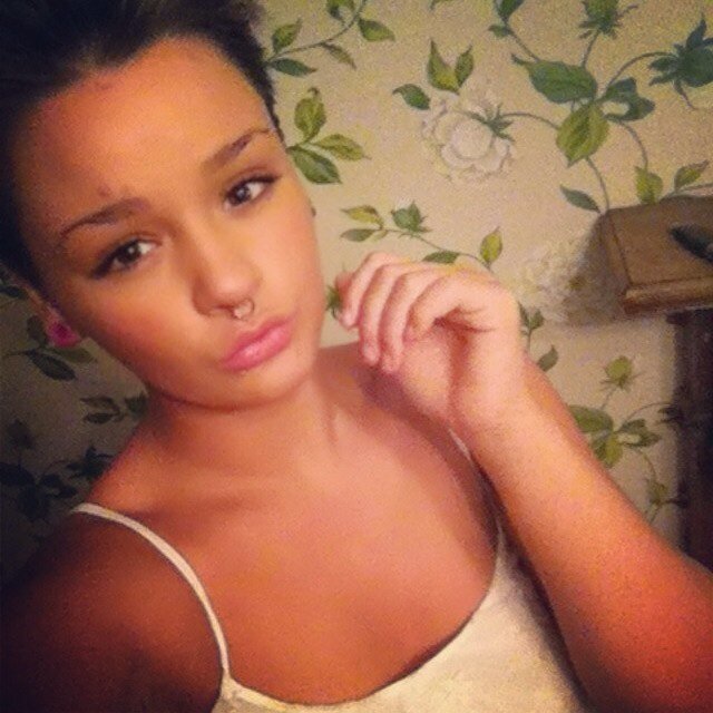 15, lol ye food, bisexual, piercings, tattoos, skateboard, beanies, eyeliner, red lipstick and crumble. Follow us