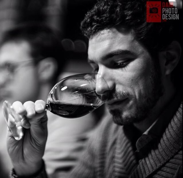 #winelover renewable energy engineer for a living, sea addict, searching for his sunny spot