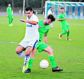 Graduado en Trabajo Social. Mediador profesional. Entrenador de fútbol Nivel II. Monitor de Ocio y Tiempo Libre.