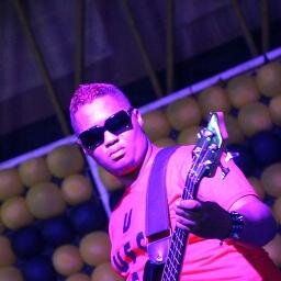 vocalista da banda The Holy Fire ofJesus