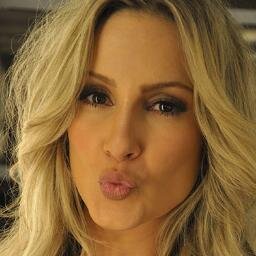 Só na Rádio Misscuta você ouve em primeira mão o melhor de Claudia Leitte. Estamos 24hrs no ar só pra te acompanhar. Convenci? Então vem cá e Misscuta!