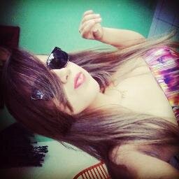 Xata, arengueira, canceriana, católica, amor incondicional, minha família... flamenguista 20 anos, amo S2 animais, amigas e amigos....