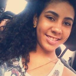 Pollo sz , 15 anos , baixinha , gosto de todos os tipos de musica' #Morenos, (nada contra os outros) chata as vezes,carinhosa,romantica ' etc..