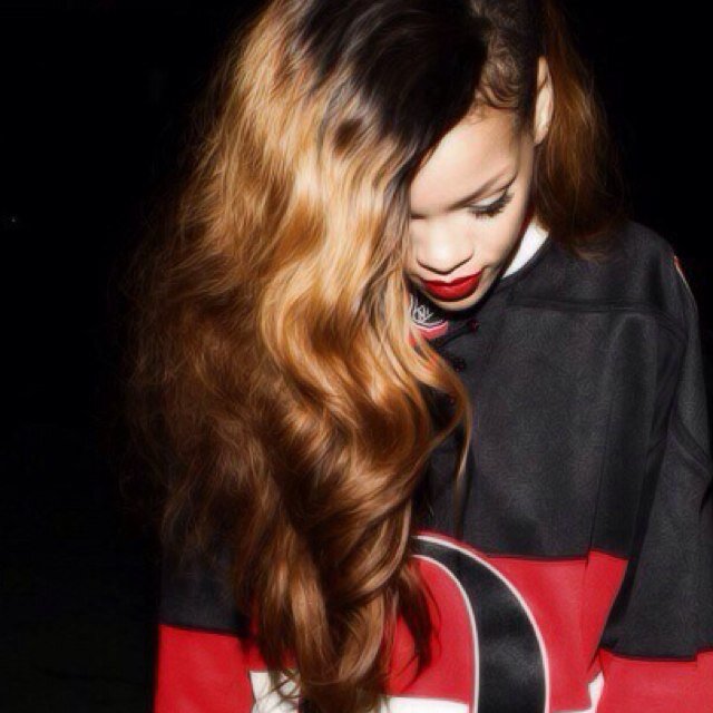 I love @rihanna and @fcbarcelona. That's it.