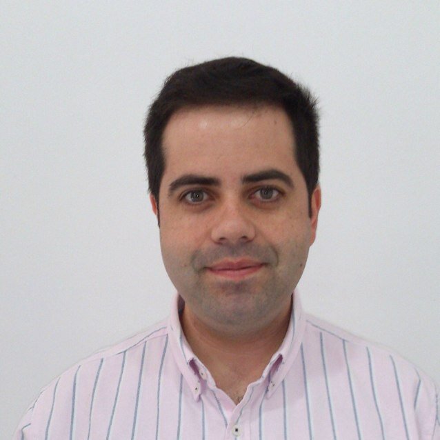 Peregrino de la Junta de Andalucía, Ingeniero Técnico en Informática de Gestión, Master profesorado, varios cursos de FPE.