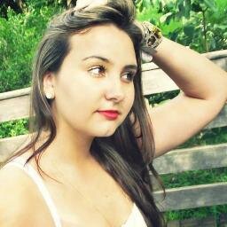 Em cada um de nós há um segredo, uma paisagem interior com planícies invioláveis, vales de silêncio e paraísos secretos.