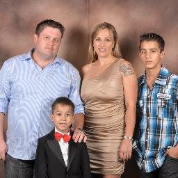 Casada, Mãe de Dois lindos meninos e Feliz! : )