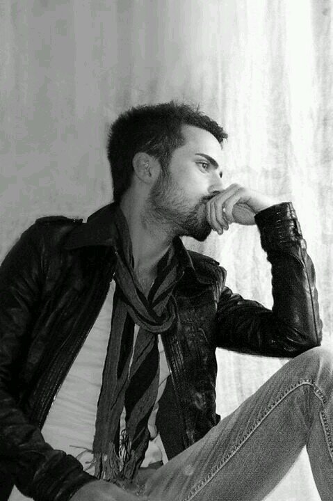 mlty34's profile picture. 