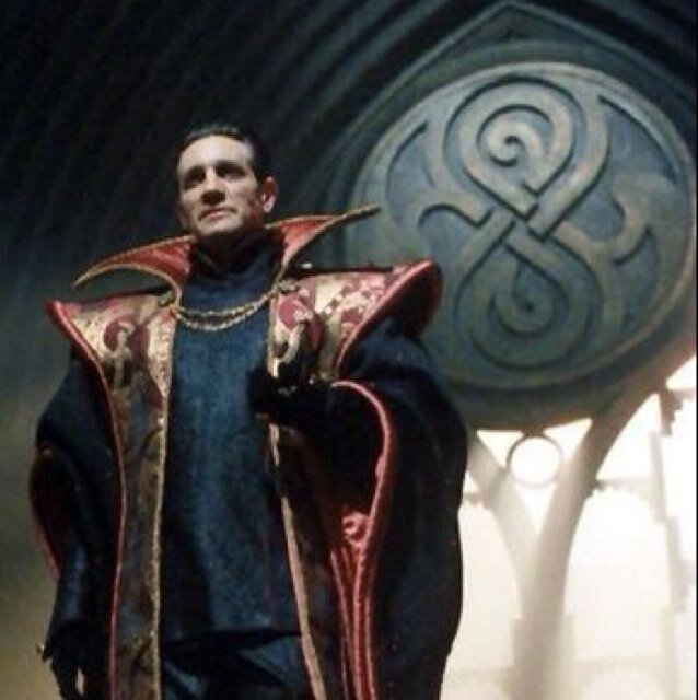 I'm not Bruce. I'm merely in his body. I always dress for the occasion. There's no time to waste! // Classic DW RP #Literate #LookingForMyLee