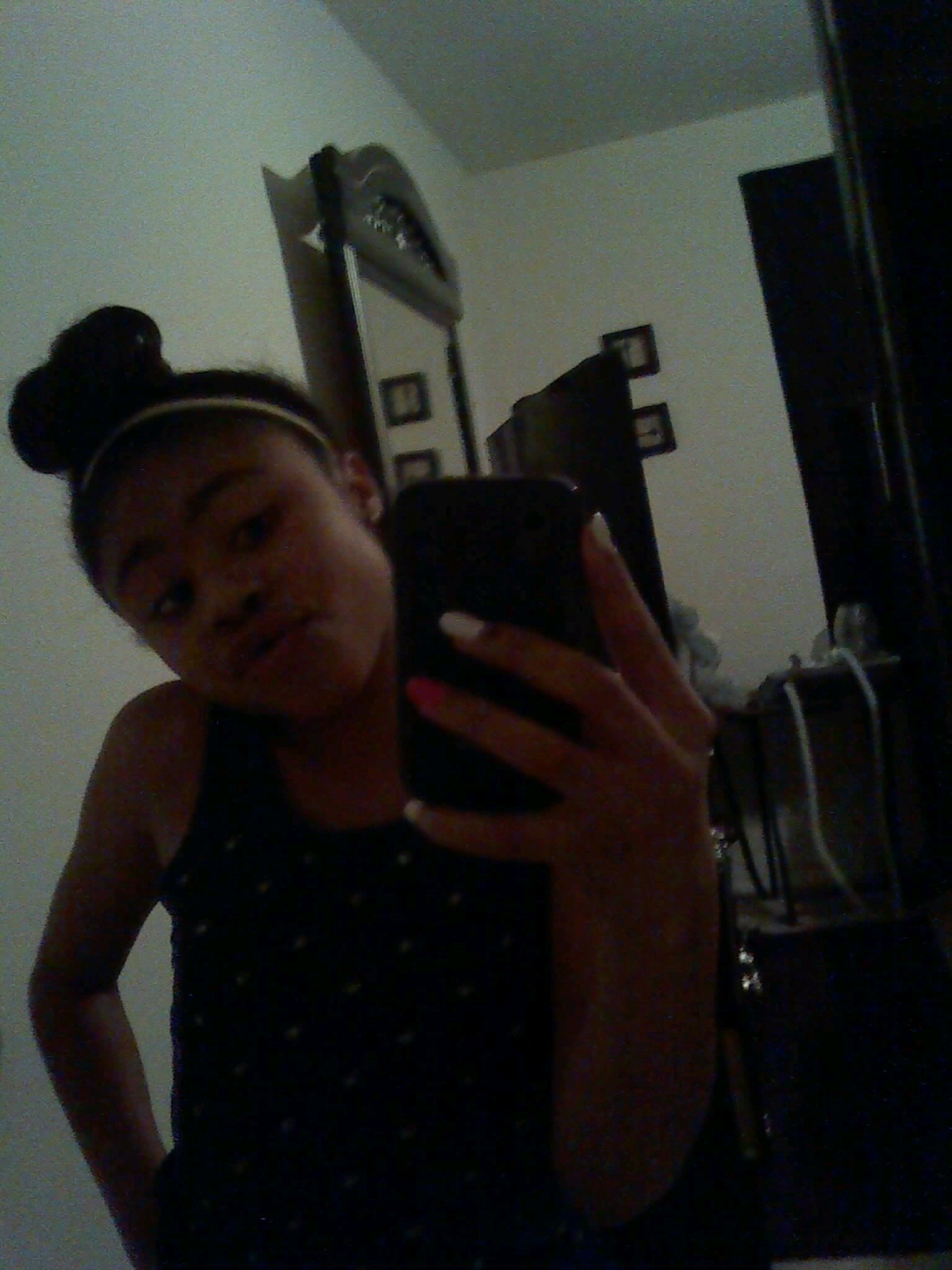 She C O N F I D E N T , !