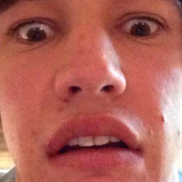 Heyyy i just have you a free follow go follow @maysanzubi please (: