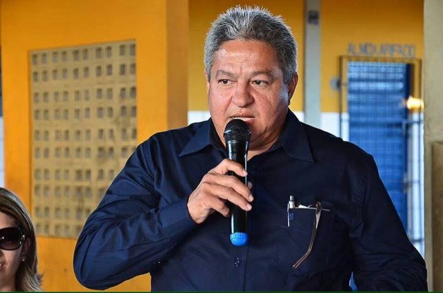 Paixao é Secretario Geral so Sindicato dos Comerciarios de Teresina-Pi. Vereador de Teresina, diretor da Confederacao dos Trabalhadores no Comercio e Serviços.