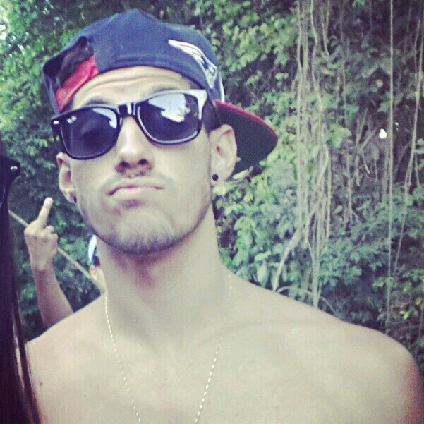 Seja feliz, isso já basta! http://t.co/2UbunnDvVU