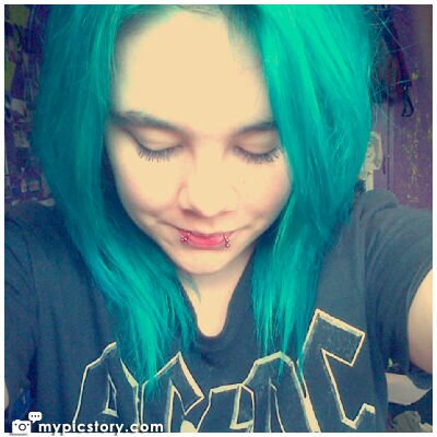 PixieePops's profile picture. An extremely un normal girl who has an FMX addiction...