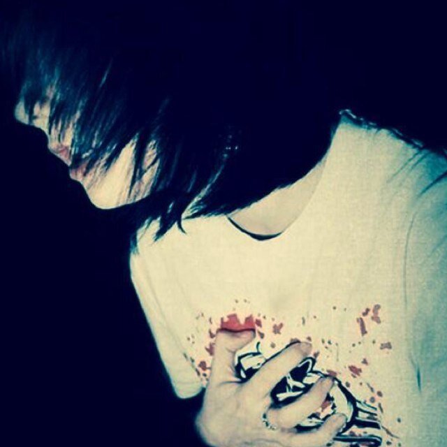|| 17 || Straight? || I really dont give a fuck but i love you so follow me || Kik me c; @Dami_Rolls