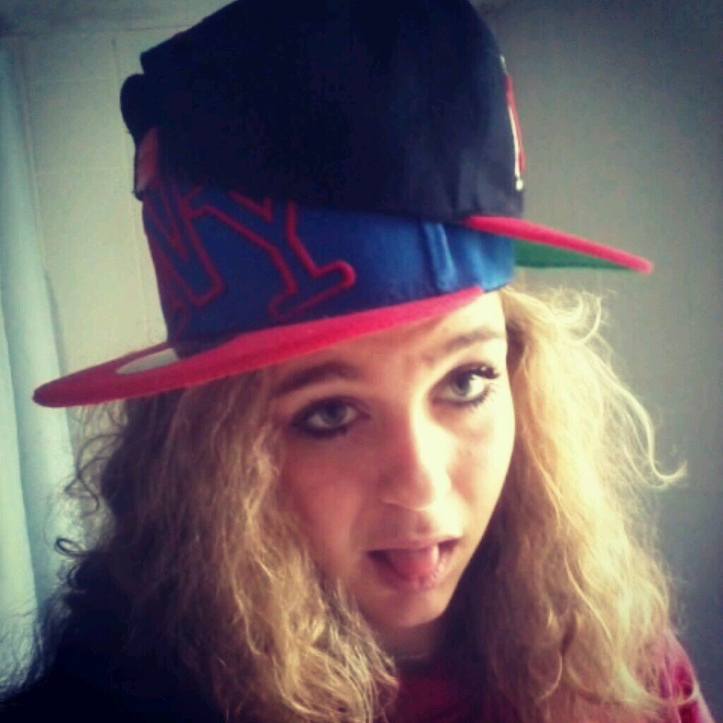 i love ajax,rap,hardstyle,energy and my friends