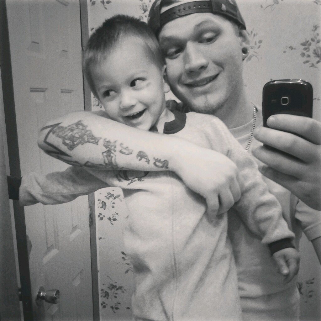 djhljh22's profile picture. I wish i believed in love like i used to