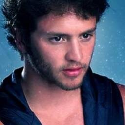Un nombre? Un ídolo? Un orgullo?
Sí y se llama: Christopher Alexander Luís Casillas von Uckermann ♥