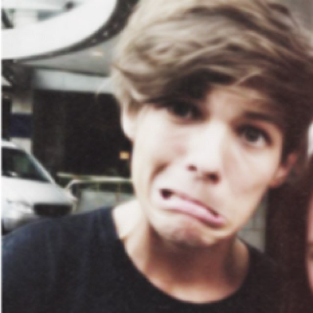 hiiii. ur fab so follow @_QueenHarold. thank youuuu !