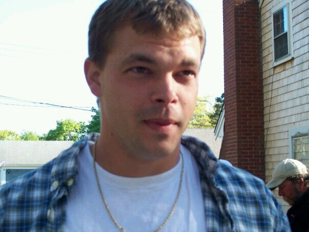 mid thirties laid back simple easy going honest guy