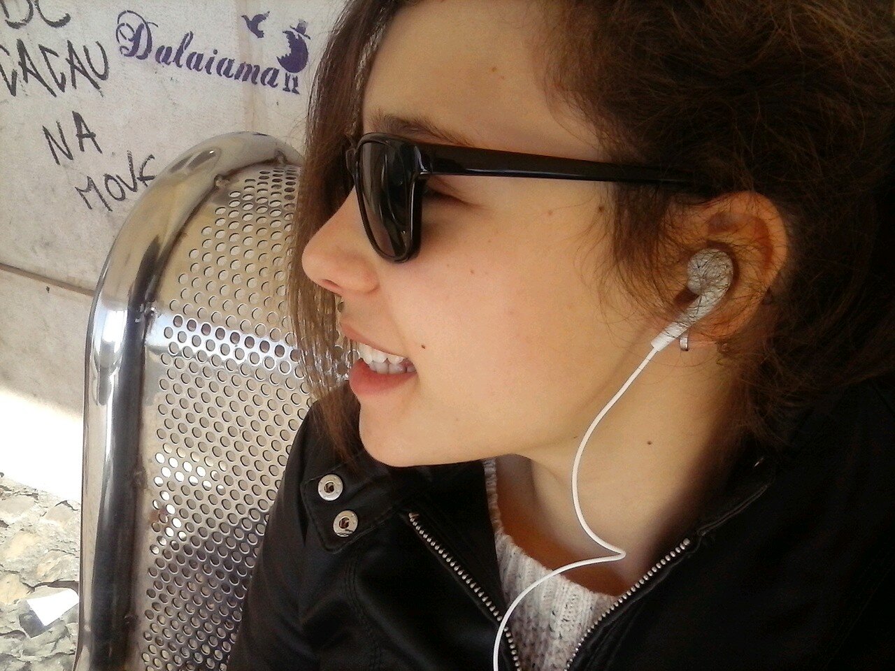 Me gustaria poder olviarme de El algun dia, pero me redulta dificil estar un dia entero sin pensar en El.♥