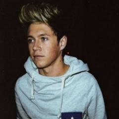 Free follow from @raspberry_niall AND @harrys_thunthun GO FOLLOW THEM bc ilysm tysm