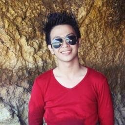 Just
 enjoy Life with God | Single | 17years old | i Dance | a man With SWAG |
 http://t.co/rad71JxhIT… | EffortKing |
